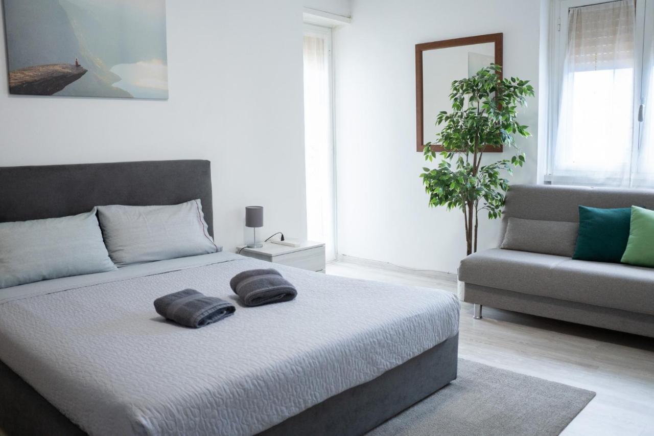 Nonna Pina Guest House Moderno Appartamento Vicino Metro AWifi,Netflix 罗马 外观 照片